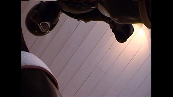 RubberOxCloseUp120600.WMV