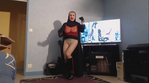 Beurette Voilée Dance Les Nichons A L Air
