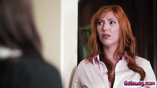 Auburn-haired MATURE Lauren Phillips Needs To Level Up Her Carnal Thrill By Using VR Technology And Gets Double Penetrated In Reality.