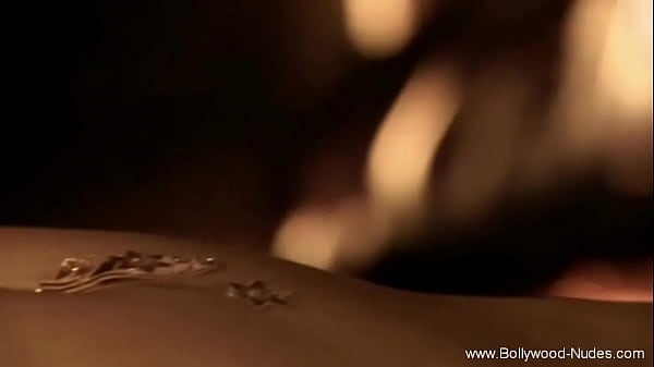 Eastern Knockout Making Her Figure Shine Arousingly And Deeply