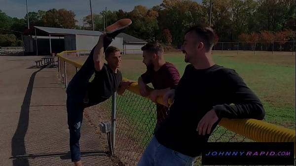 Mind Gobbling Butt Sex Acrobatic Threesome - Mason Lear, Tom Bentley - JohnnyRapid