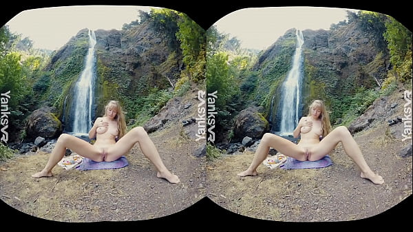 Yanks Amateur Knockout Verronica Masturbating In VR