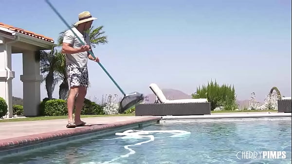 Smoking Sexy Chesty STEPMOM Beckons Poolboy With A Toy In Her Rear