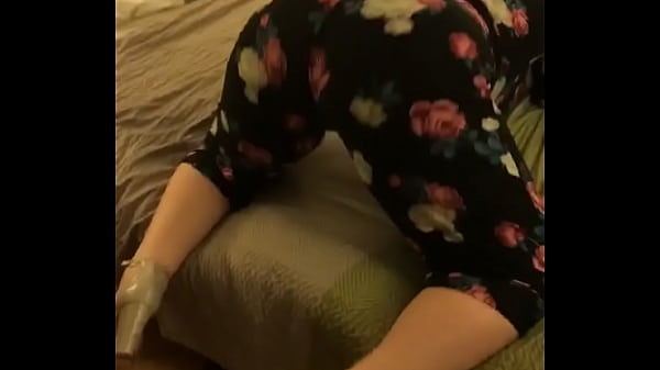 Redhead Pawg Rump Bouncing.