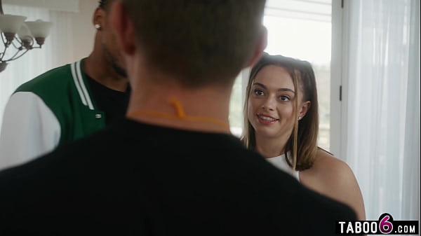 Cheerleader Sophia Burns And Football Coach Having An Affair