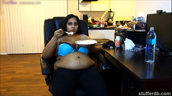 Desi Rose Cherishes Pie!