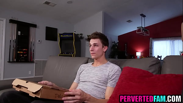 Stepbrother Provides Stepsis A Sizable Sausage Pizza