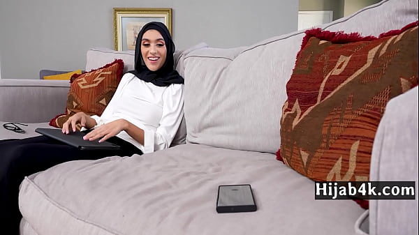 Teen In Hijab Caught Masturbating By Grind - Aubry Babcock - Hijab4k