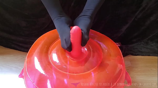 Vends-ta-culotte - Jeune Amatrice Française Tempting Teste Son Nouveau Sextoy Dans Sa Chatte Rasée - Roxane