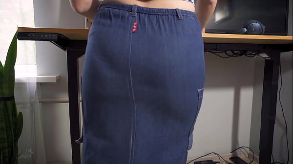 Milf Clerk In Jean Skirt Torments Visible Panty Line