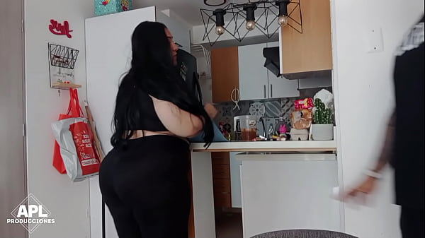 Llego A Casa De Mi Vecina Y La Muy Cachonda Termina Follando Mi Rica Polla - Historia Completa