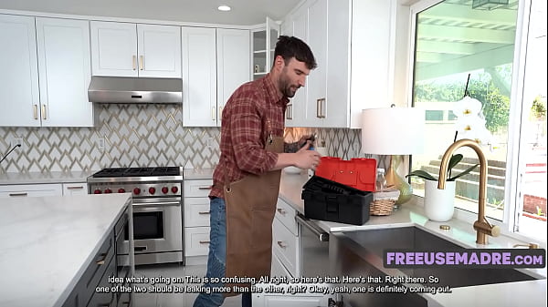Plump Housewife Spread For Under Counter Free Use Service | FreeuseMadre