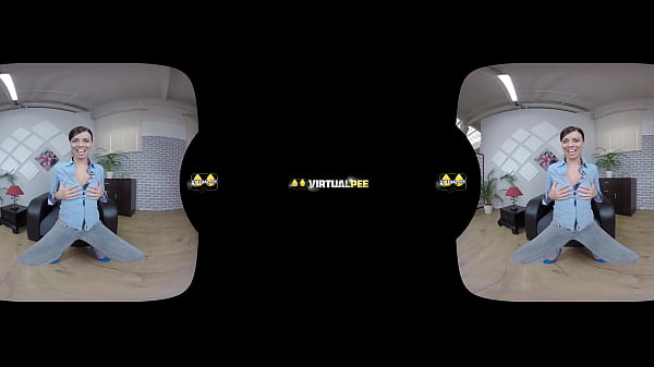 Virtual Reality Porn Pissing With Vicky Treasure
