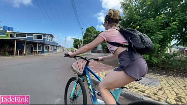 Daring Freaky Girlfriend Displaying And Hammerring On A Public Beach
