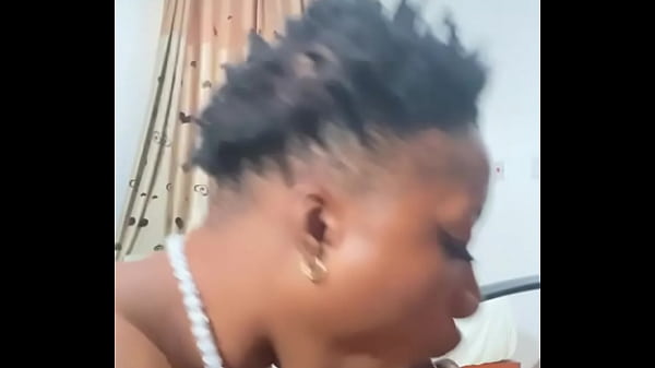Naija Hottie Candy Offers Blowjob