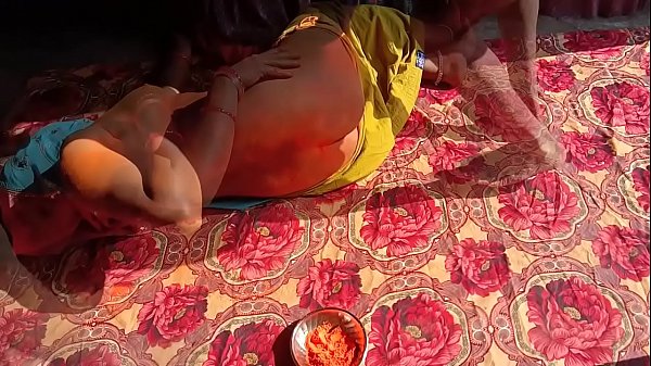 होली में चुतमें रंग लगा दिया देवर ने