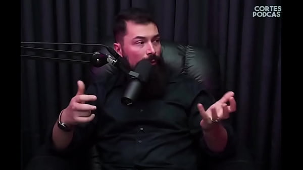 PAULO BILYNSKYJ FALA NA CARA DA EMME WHITE QUE NÃO GOSTA DE P*RNOGRAFIA [CORTES]