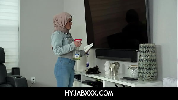 HyjabXXX - Cute Arab Chick Veronica Valentine Hops Her Huge Bubbly Rump On Lucky Stud's Rod