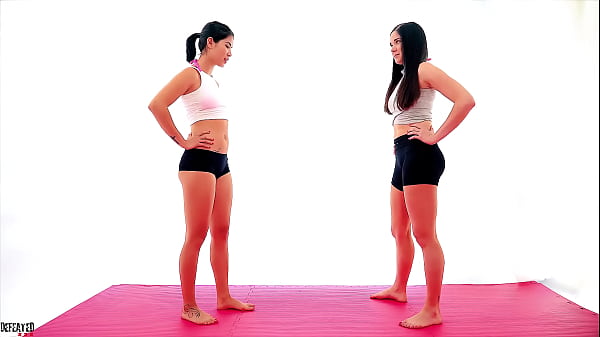 Asian Vs Dark-haired Bikini Catfight Femdom Scissorhold Humiliation