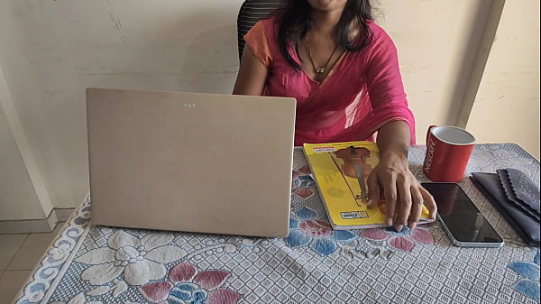 देसी इंडियन भाभी ऑफिस में काम कर रही थी तो उसको मैने जबरदस्त चोदा