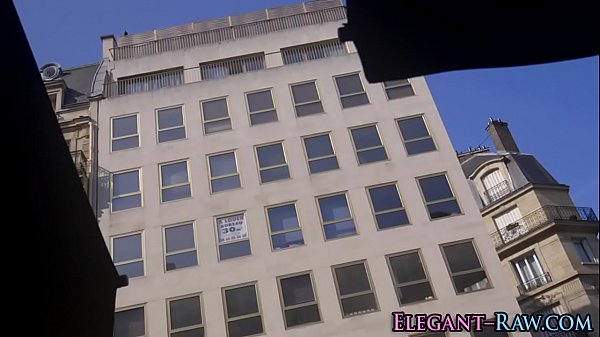 Glam Vixen Gets Eaten Out