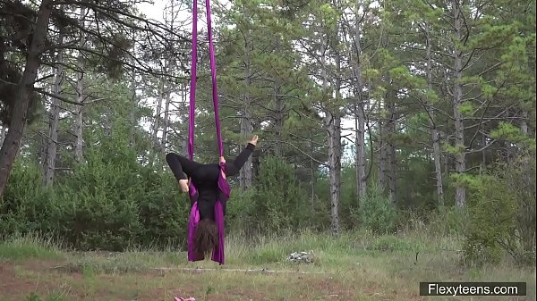 Smoking Flexy Gymnast Coed Kim Nadara