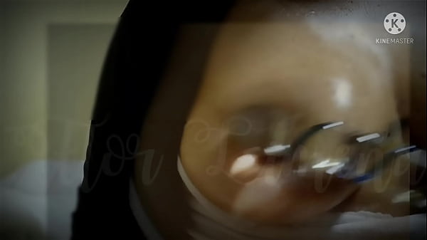 Flor Limeña Jugando Con Sus Tetas