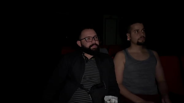 Casal Incêndiou O Cinema , Ao Serem Pegos Na Maior Putaria . Aí O Clima Esquentou E Rolou A Maior Putaria , Muito Leite E Pau No Cu Dentro Do Cinema .