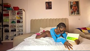 Hot Spicyperry , Reading, Spraying And Snatch Farting.