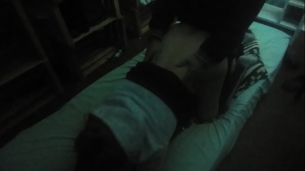 Mi Novio Me Presta La Campera Y Follamos En El Colchon Al Anochecer Con El Frio