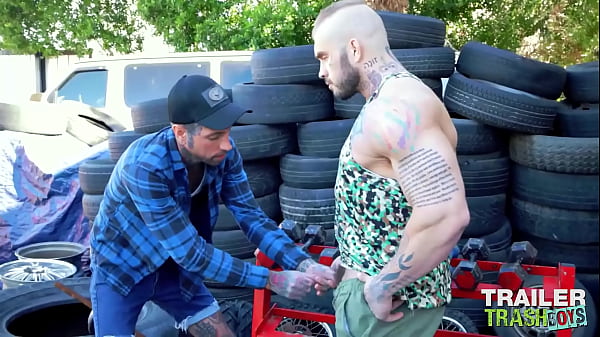 TRAILERTRASHBOYS Ryan Sebastian Barebacks With Davin Strong