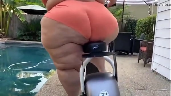 Bbw Wonders:mary Bobery On Motocycle