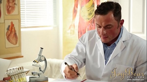 Randy Couple Get Busy In The Science Lab
