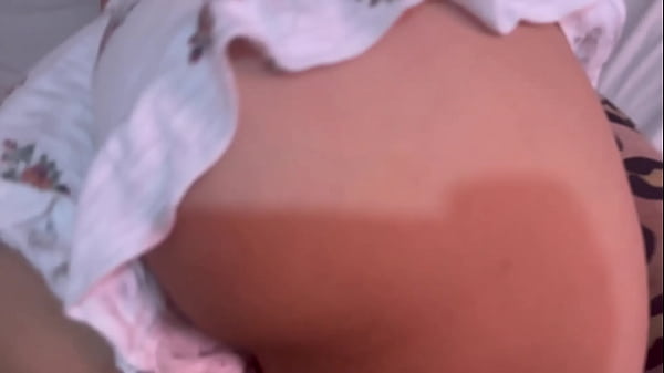 Hermanastra Prestame El Cargador No Entres A Mi Cuarto Que Estoy Desnuda Ahora Tendras Que Tragarte Mi Leche