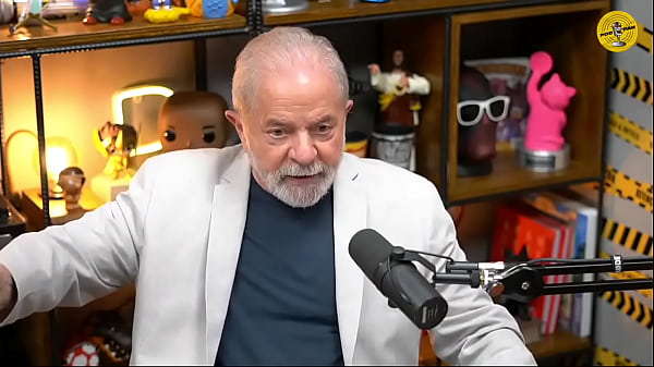 Dois Novinhos Babando Os Ovos De Um Velhinho Cachaceiro