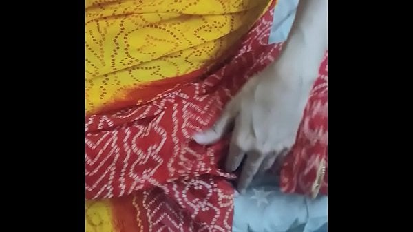 Indian Scorching Tempting Sari Aunty Fucked By A Nubile Man