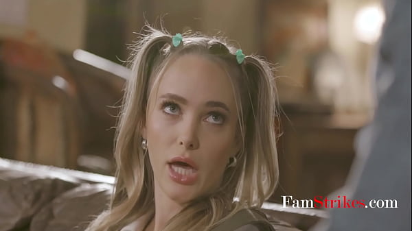 Innocent Girlscout Turns Out To Be Brazen Model & Family Desires Dibs On Her Barely-legal Ass - FamStrikes