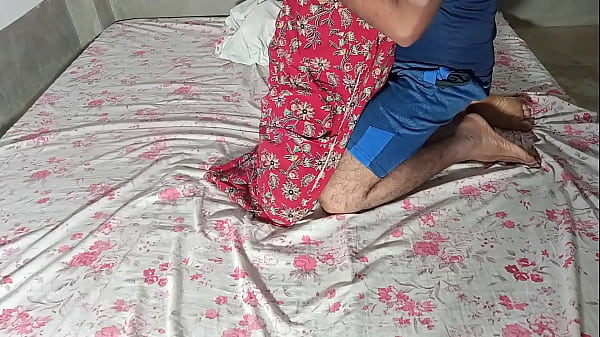 पति को काम पर भेजने के बाद पड़ोसी लड़के से चूत चुदाई Wifey XXX Sex