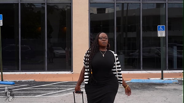Juicy & Plump BBW Bank Teller Delivers Gibby 1 Million Dollars In Cash And Of Course She Lusts A Piece Of The Pie