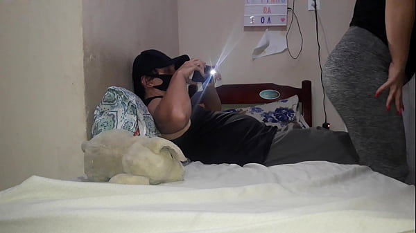 Essa COUGAR Sabe Como Trabalhar Com A Bunda
