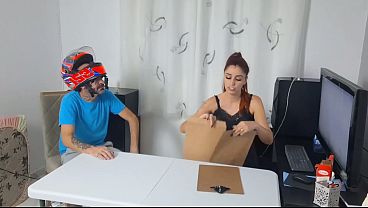 Secretária Exitada Recebeu Entregador!