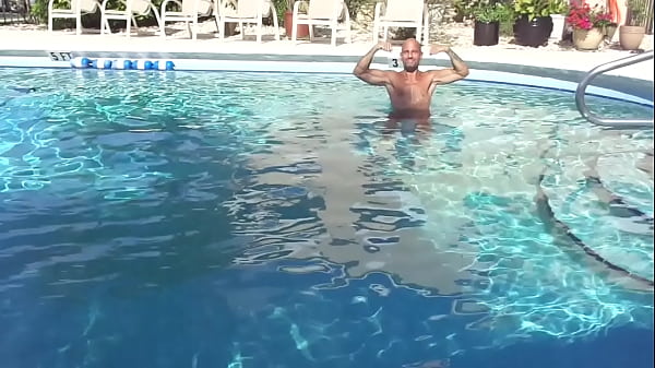 Hardbody Italian Pornstar Maxxx Loadz Massaging Out In The Pool