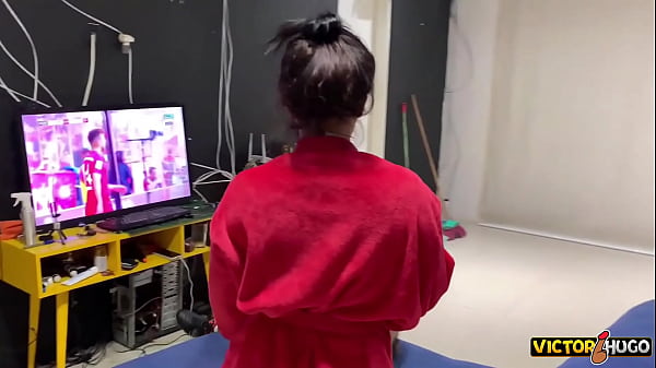 Assistindo O Jogo E Fodendo Minha Mulher