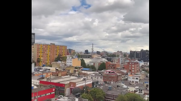 Sizzling Hermanastra En La Ciudad De Bogotá Hace Que Las Vacaciones Valgan La Pena - Huge Load Melons