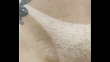 A PRIMA SAFADA SÓ TOMA BANHO DE PORTA ABERTA LOGO PRA MIM VER, CHUPEI LOGO A BUCETA DELA E COLOQUEI A ROLA