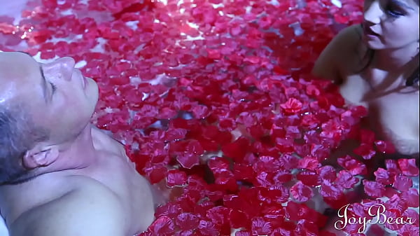 Loren Minardi Takes A Dip In The Sultry Tub Before Beguiling Her Lover Into Alluring Sex Session