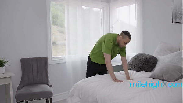 Small Girl Realizes New Room Is A Pro Boner