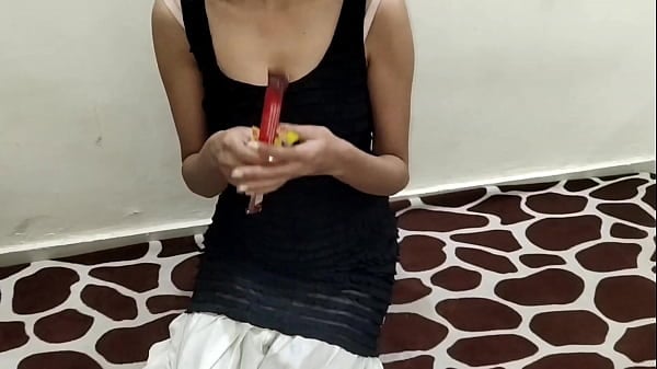 Desi Indian Honey Ko Chocolate Dekar Debut Stepbrother Ne Choda With Hindi Audio