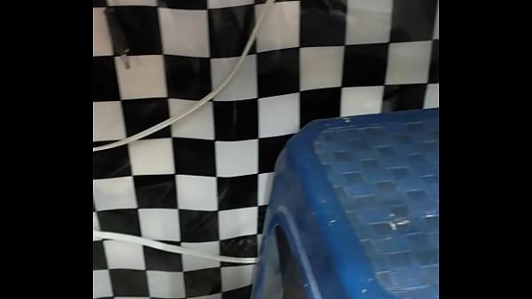 Espiando A Mi Primo En Su Habitación