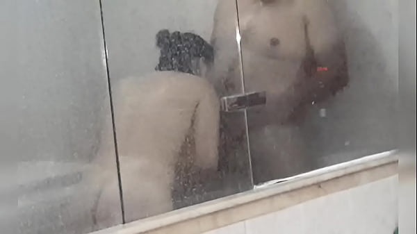 Follando Y Comiendo El Coño Humedo De Mi Pareja En La Bañera Da Una Rica Mamada - Joven Gruesa De Tetas Naturales Montando Polla - Yulisahot - Andy Z 94